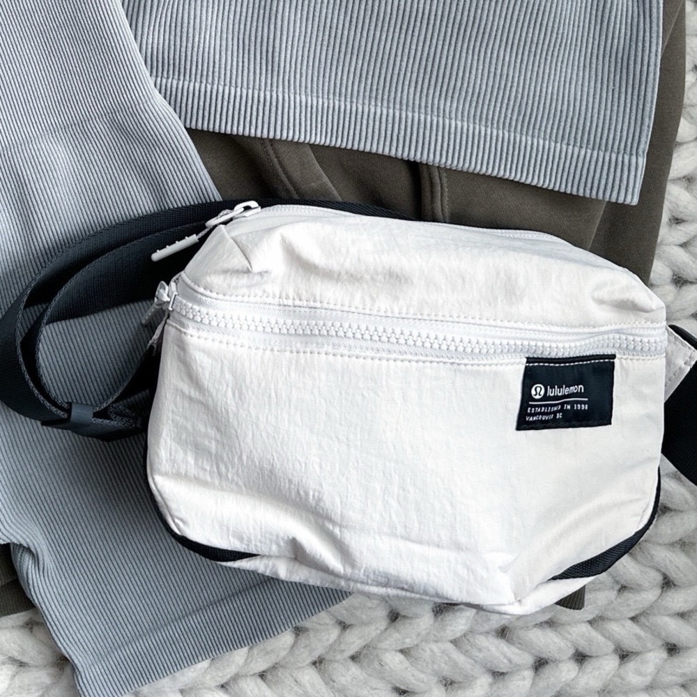 NWOT Lululemon Clean Lines Belt Bag 2L White Opal